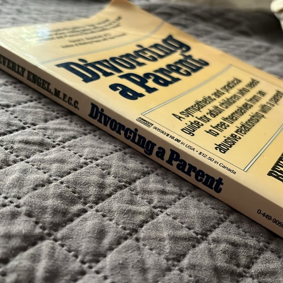 Divorcing a Parent - A Book by Beverly Engel - Picture 2 of 8